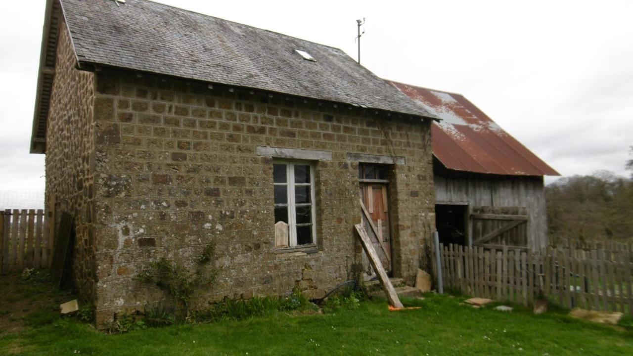 Saint-Symphorien-des-Monts Le Domaineヴィラ エクステリア 写真